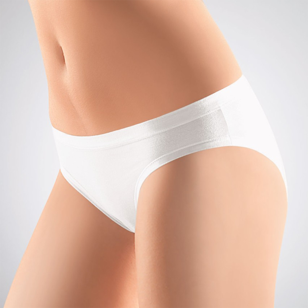 3362 Cotonella Slip Donna: slip a vita bassa in cotone bielastico, con elastico confortevole e tassello antibatterico. Perfetto per il comfort quotidiano.