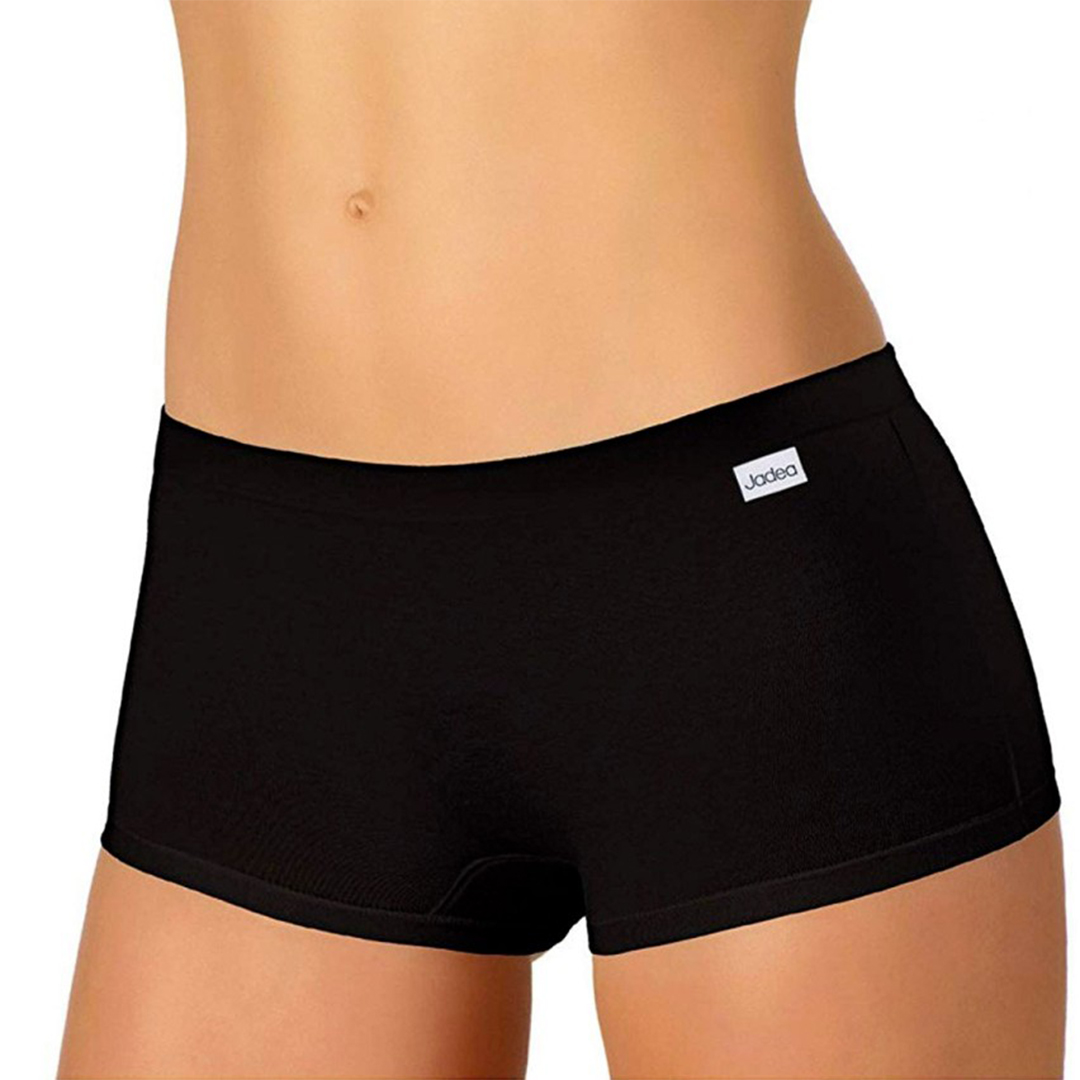 506 Slip Jadea: boxer donna a vita bassa in cotone modal elasticizzato. Comfort, morbidezza e vestibilità perfetta per ogni giorno.